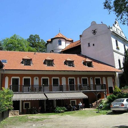 Pension Vetrnik Prag Dış mekan fotoğraf